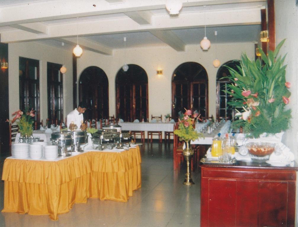 Royal Mount Hotel Kandy Exterior photo