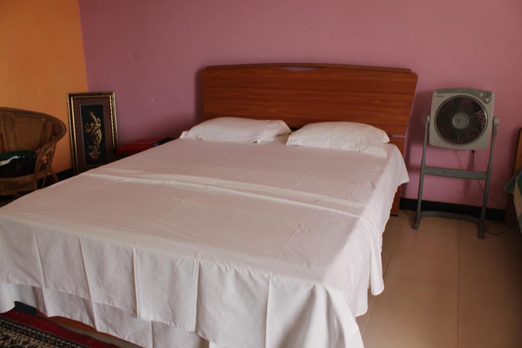 Royal Mount Hotel Kandy Room photo